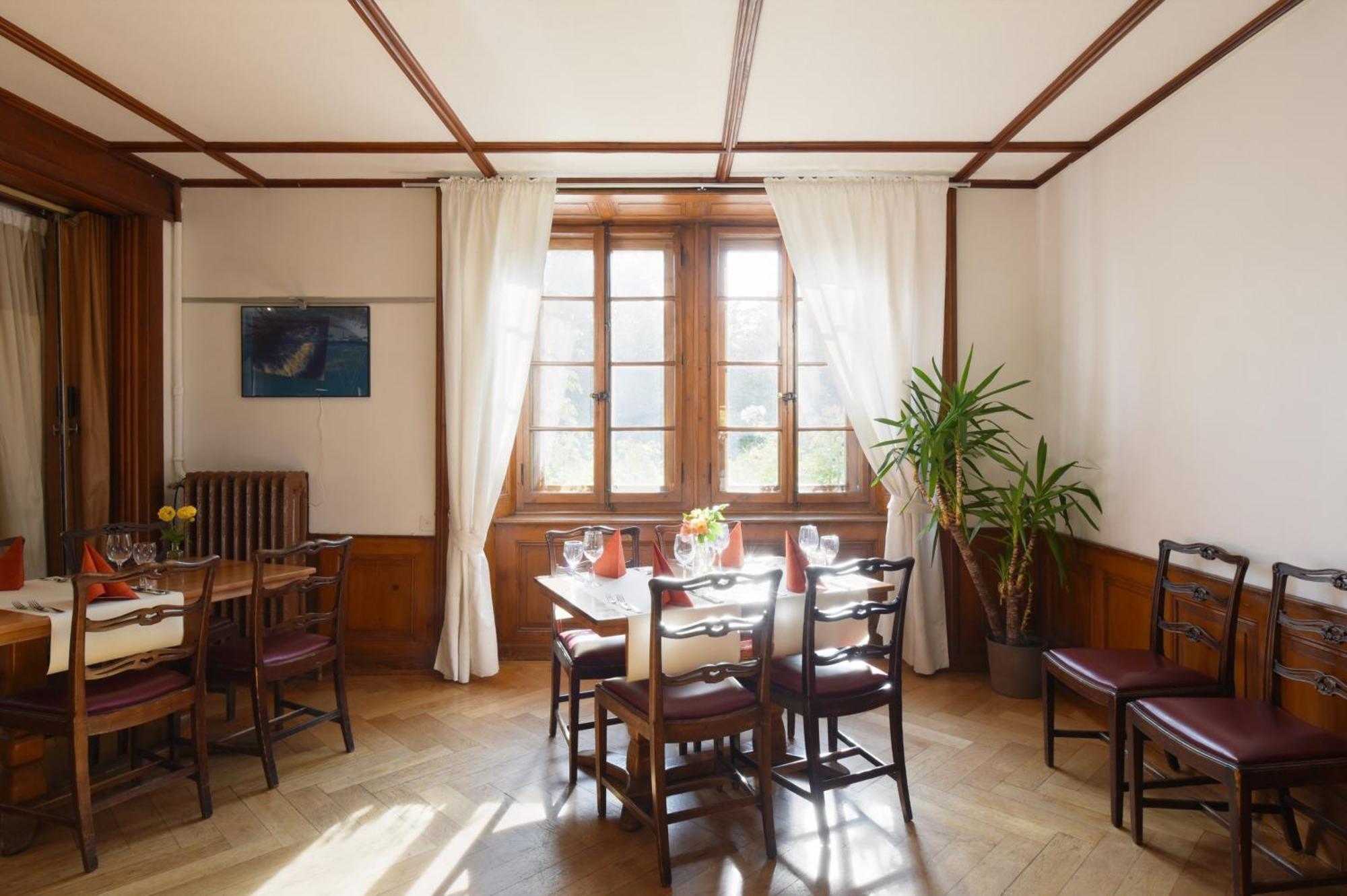 Hotel De L'Aigle Couvet Bagian luar foto