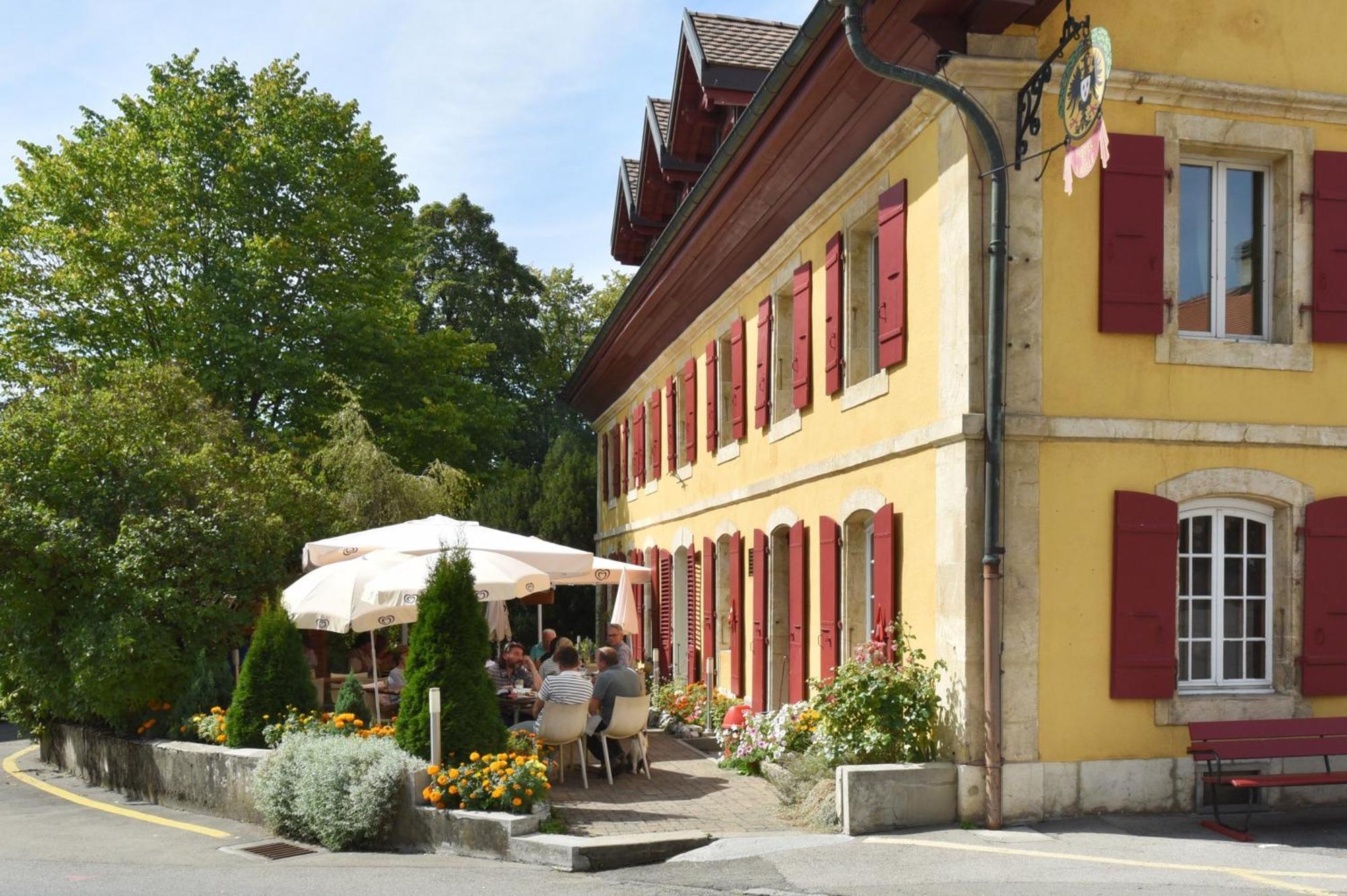 Hotel De L'Aigle Couvet Bagian luar foto