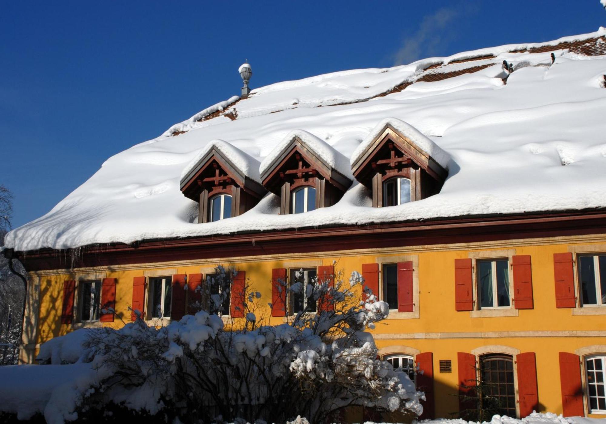 Hotel De L'Aigle Couvet Bagian luar foto